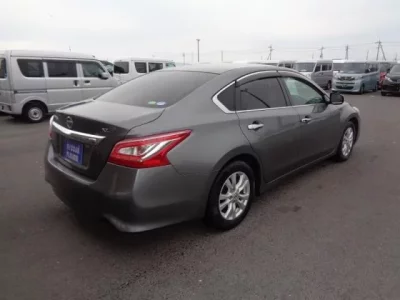 Nissan TEANA