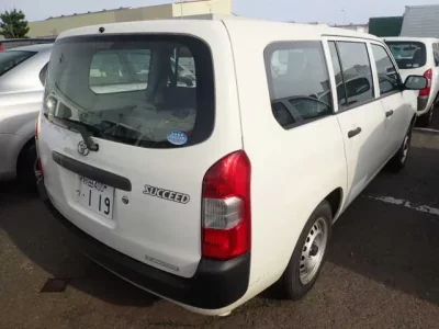 Toyota SUCCEED