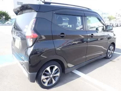 Mitsubishi EK X