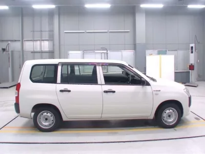 Toyota SUCCEED