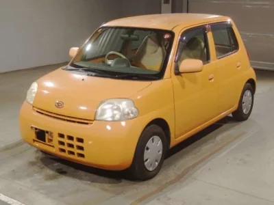 Daihatsu Esse