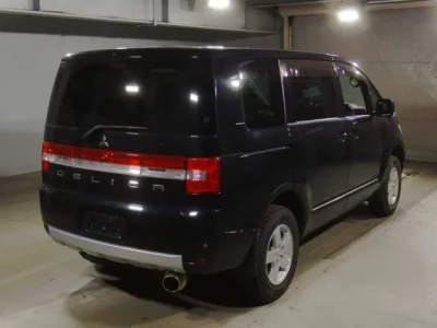 Mitsubishi DELICA D5