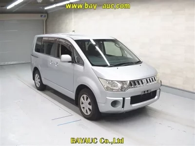 Mitsubishi DELICA D5