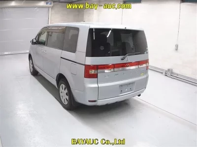 Mitsubishi DELICA D5