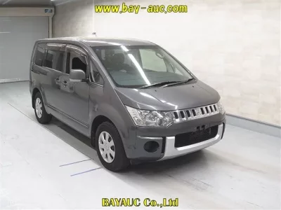 Mitsubishi DELICA D5