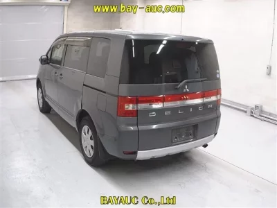 Mitsubishi DELICA D5