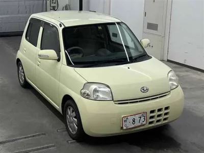 Daihatsu Esse