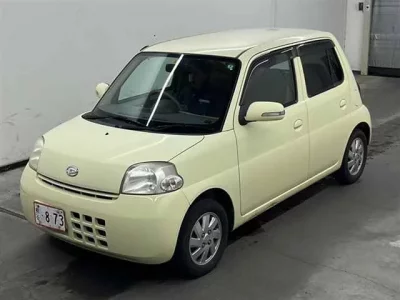 Daihatsu Esse