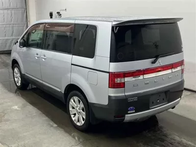 Mitsubishi DELICA D5