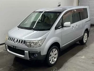 Mitsubishi DELICA D5