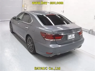 Lexus LS