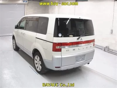Mitsubishi DELICA D5