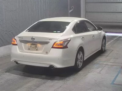 Nissan TEANA