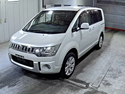 Mitsubishi DELICA D5