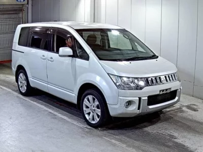 Mitsubishi DELICA D5