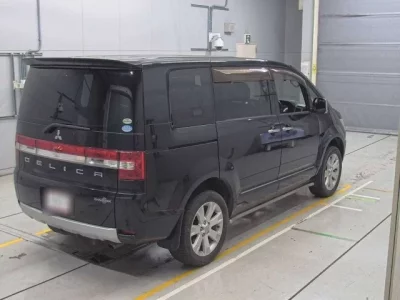 Mitsubishi DELICA D5