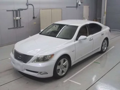 Lexus LS