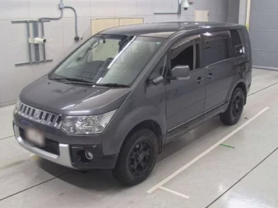 Mitsubishi DELICA D5