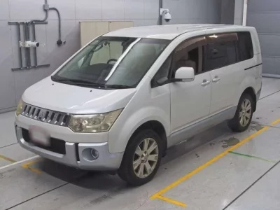Mitsubishi DELICA D5