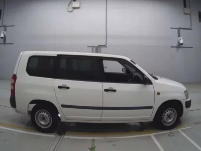 Toyota SUCCEED