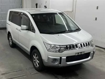 Mitsubishi DELICA D5