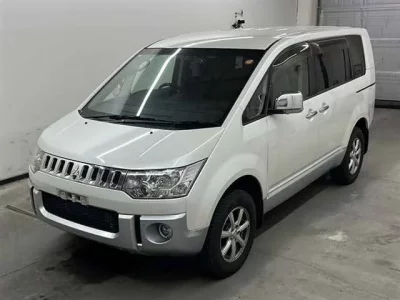 Mitsubishi DELICA D5