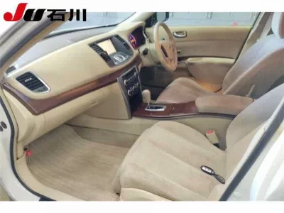 Nissan TEANA