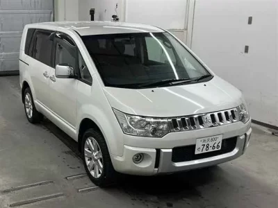 Mitsubishi DELICA D5
