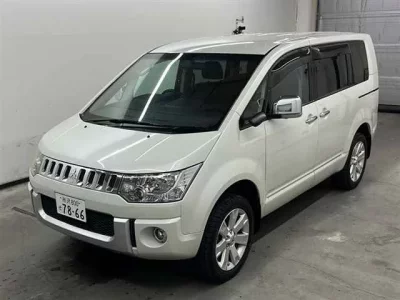 Mitsubishi DELICA D5
