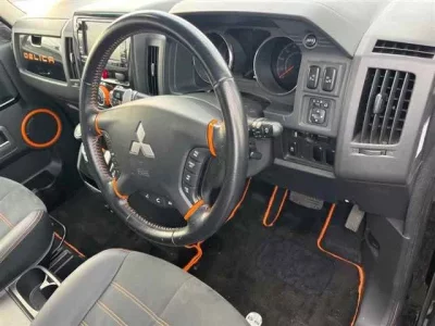 Mitsubishi DELICA D5