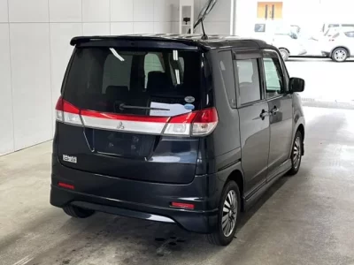 Mitsubishi DELICA D2