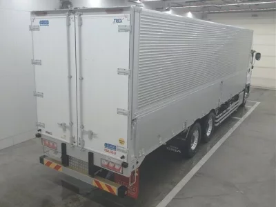 Isuzu TRUCK