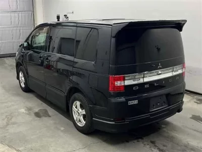 Mitsubishi DELICA D5