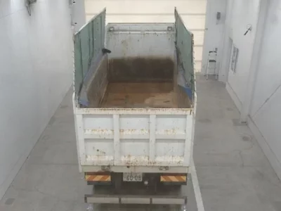 Isuzu TRUCK