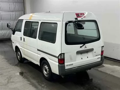 Mitsubishi DELICA
