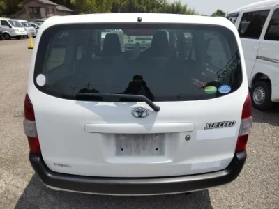Toyota SUCCEED