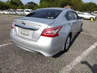 Nissan TEANA