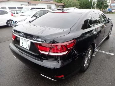 Lexus LS