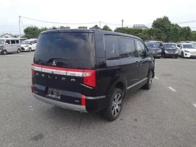 Mitsubishi DELICA D5