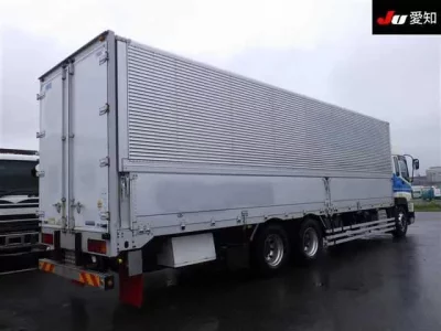 Isuzu GIGA