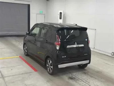 Mitsubishi EK X