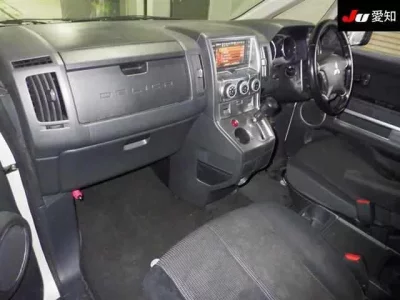 Mitsubishi DELICA D5