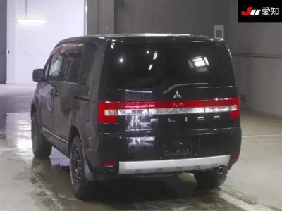 Mitsubishi DELICA D5