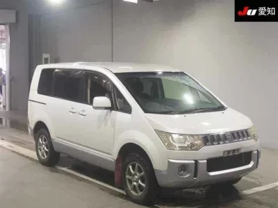 Mitsubishi DELICA D5