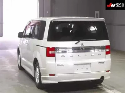 Mitsubishi DELICA D5