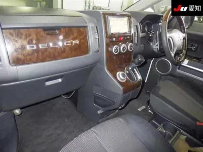 Mitsubishi DELICA D5