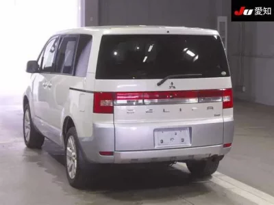 Mitsubishi DELICA D5