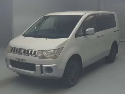 Mitsubishi DELICA D5