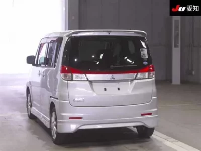 Mitsubishi DELICA D2