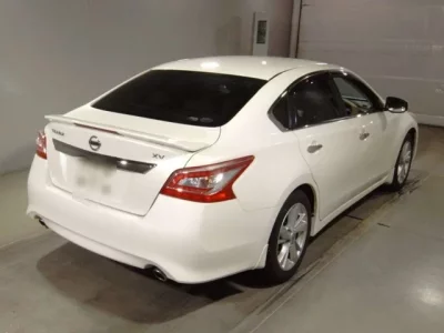 Nissan TEANA